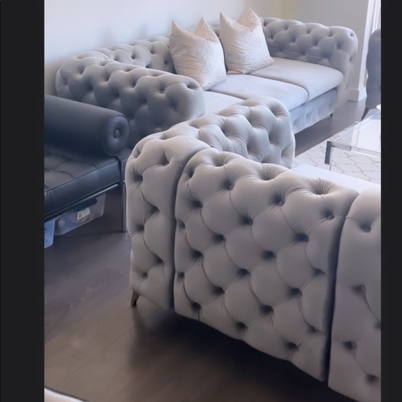 Sold - Picture 4 of 8